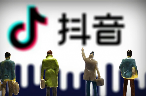 抖音刷出逃犯什么操作？怎么发现的？抖友获五万奖励