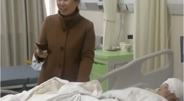 老太遭恶犬撕咬怎么回事？工地负责人逃避责任不认账