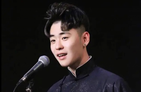 辫儿哥张云雷 弘扬中国传统文化 大展曲艺艺术