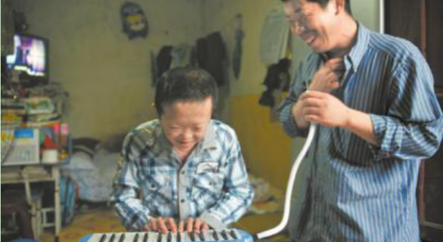 保鲜膜男孩18岁了怎么回事？保鲜膜男孩是谁？