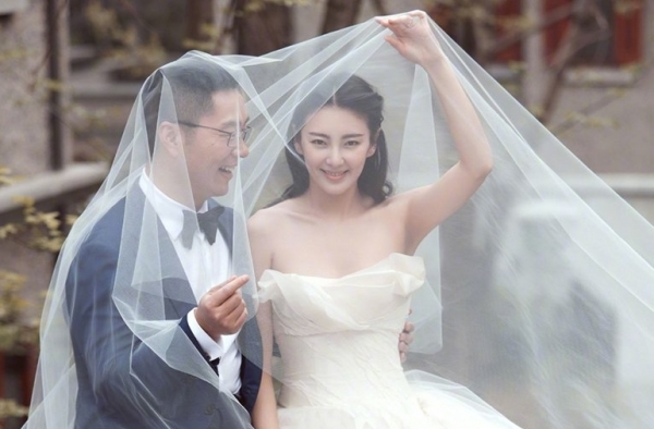 袁巴元点赞手滑？张雨绮人设崩塌 前夫撕人最厉害！