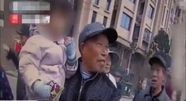 女童超市认错家人怎么回事？竟跟神志不清的陌生人回家