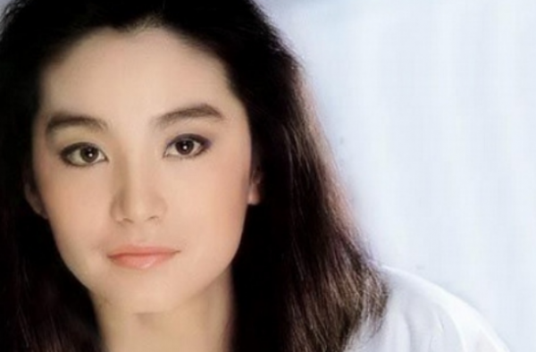 林青霞母女吵架 林青霞选购美容仪 女儿怒而走开？