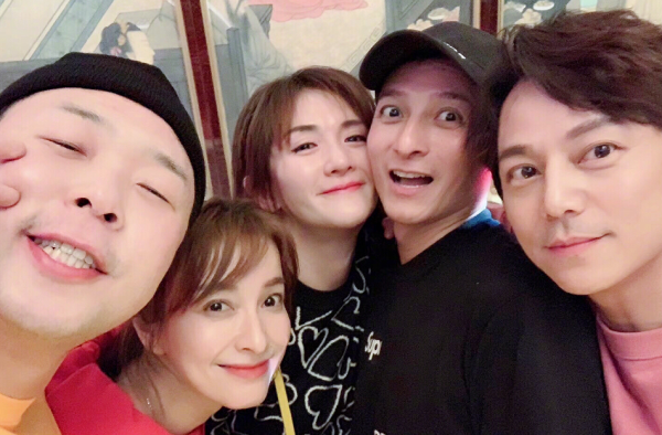 谢娜为吴昕庆生 会迟到 但不会缺席 娜娜一直很暖很暖