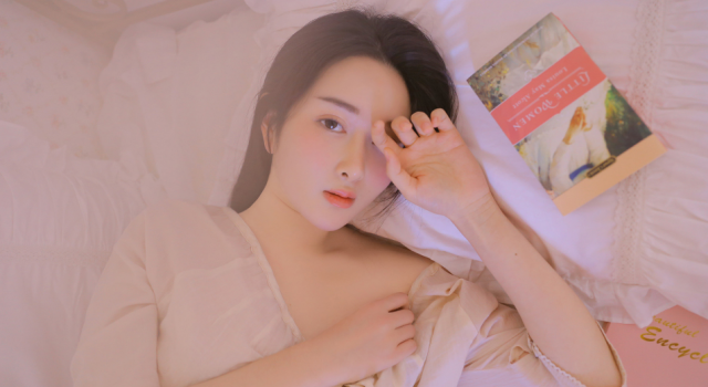 女人如何吸引男人？女人正确吸引男人的几大方法！