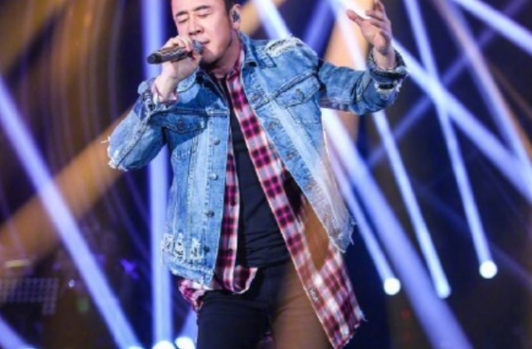 杨坤疑侵权茄子蛋 杨坤《歌手》四冠 却犯下这种错误！