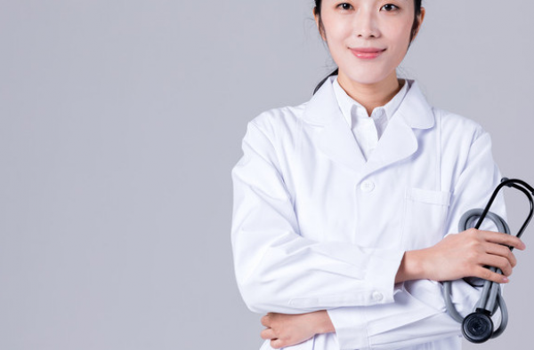 激素脸冒白头流黄水怎么办？脸上起疙瘩流黄水结晶怎么治