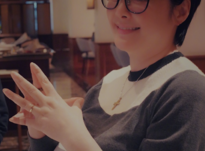 袁立疑似怀孕 取名“梁摩西”？夫妻合照尽显女人本色