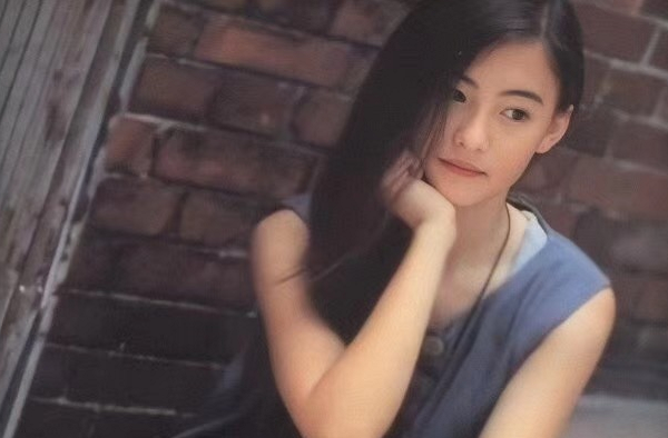 12岁时的张柏芝 初见盛世美颜 转眼儿子也12岁了！