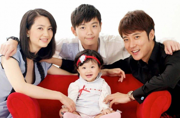 张丹峰被换角 缺席新片开机仪式 释小龙现身成男主角