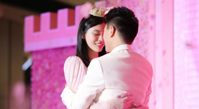 何猷君审美被吐槽 奚梦瑶戒指闪瞎眼 豪门也这么村？