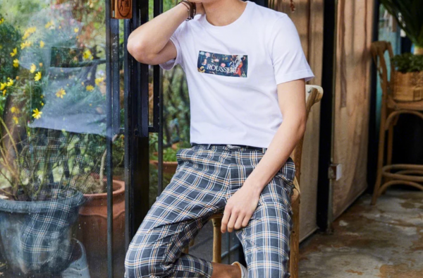 解锁夏季T恤穿搭方法 夏日撞衫也不再尴尬了