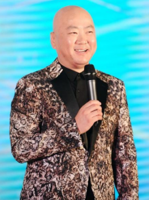 郭冬临长头发后变身林俊杰 充分论证了发型的重要性！