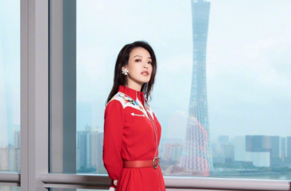 舒淇荧光橙造型太雷人！网友：女神怎么会变成这样了！