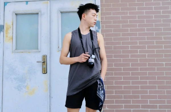 个性男生夏季穿搭 带给你最时尚的夏季服装搭配