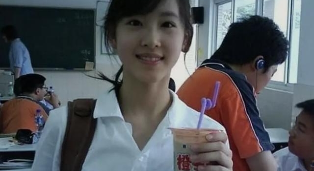 章泽天晒照  时隔一年 开启留学生活 经典造型重现