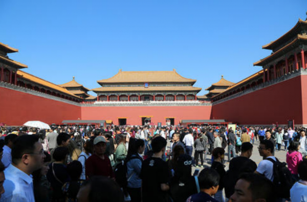 黄金周百万人在景区点外卖 外卖小哥：我太“南”了！