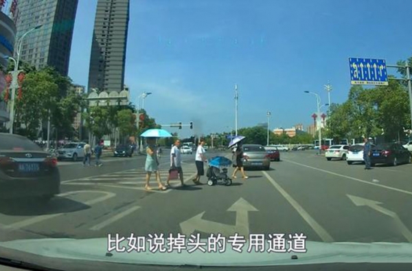 掉头要不要看红绿灯 学会这三方法 车到报废都不会违章