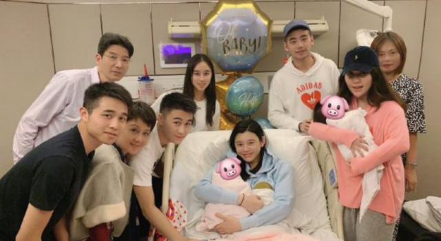 何猷君回怼恶评 深夜发文告白妻子 钱早分完了！
