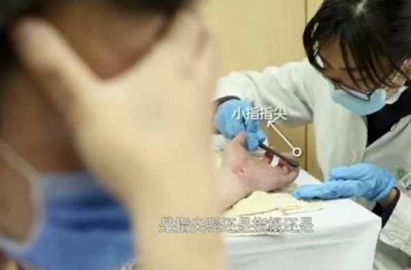 陶勇复诊再遇为他挡刀患者家属 网友：家属好样的