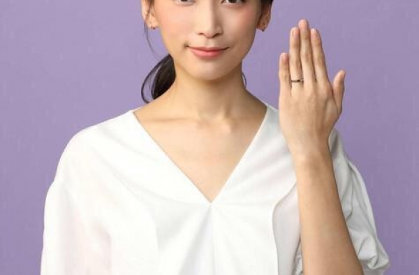 34岁日本女星渡边杏终于离婚：千万不要高估了自己和爱人的关系