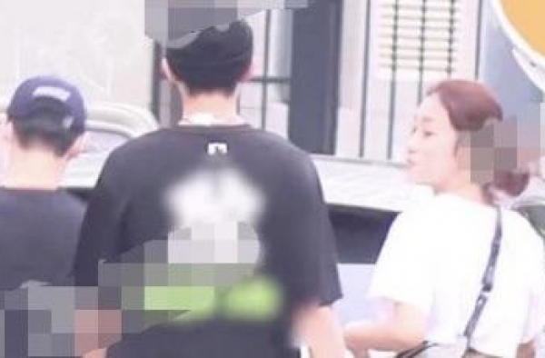 新版“道明寺”王鹤棣恋情曝光？街头被喂吃炸鸡