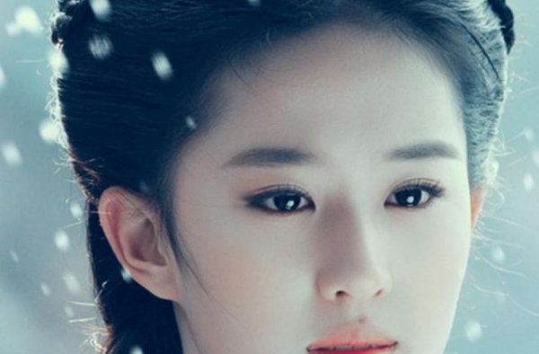 毁掉央视春晚，宣誓效忠美国，弃养中国双胞胎，影后陈冲现状如何