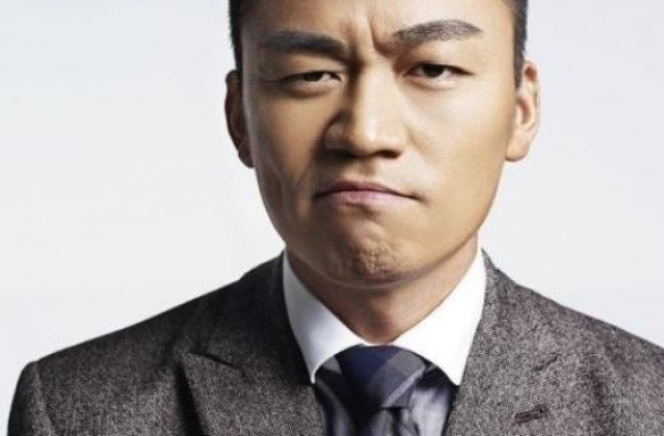 悲惨的男星赵擎，被老婆卷走5千万家产，6个孩子没一个亲生的