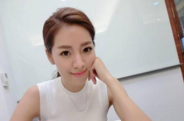 女星嫁大24岁富豪，怀孕后继子不满，今高调为女儿办豪华生日宴