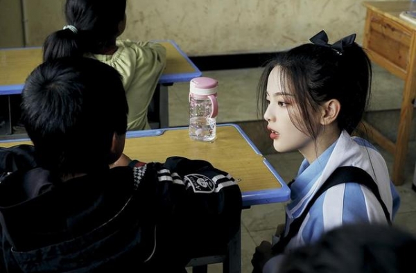 杨超越在“极挑”又哭了，她的一席话感动很多人