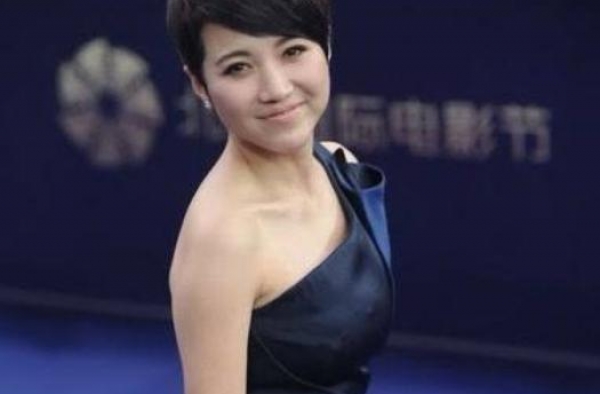 著名女演员，曾比肩周迅却在巅峰期消失8年，如今47岁无戏可拍