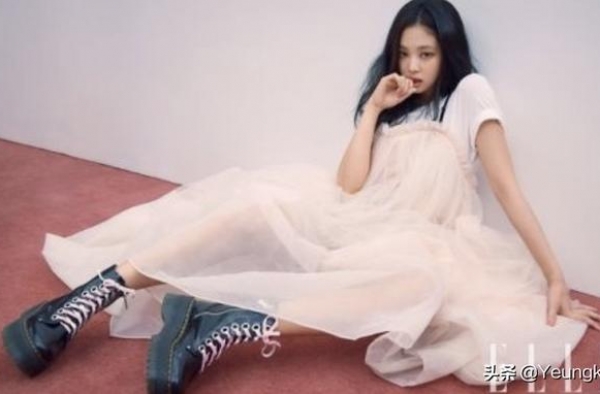 Jennie新硬照 露肉太多 妈妈粉不乐意 搞怪P图！太可爱