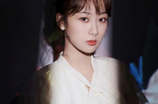 杨紫被溜、赵丽颖唐嫣不合、郑爽侯明昊、赵露思任豪罗云熙等爆料