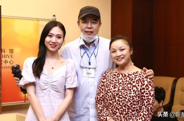 惊喜来啦！邓婕邀你一起在新都见面、看电影