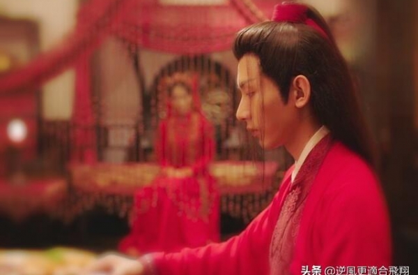 《琉璃》璇玑情敌兰兰上线，司凤和她成婚，璇玑伤心落泪疯狂追夫