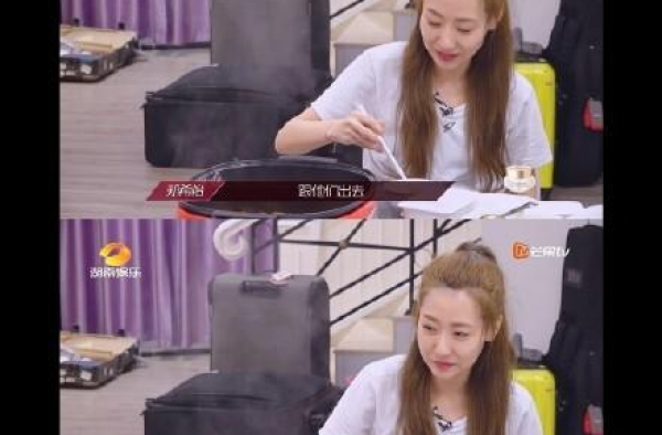 郑希怡吐槽经纪人管教严不让吃米饭，霍汶希：没我她能有今天吗？