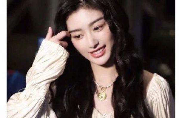 女星模仿鞠婧祎颜值翻车，鞠婧祎的美女氛围不是谁能模仿