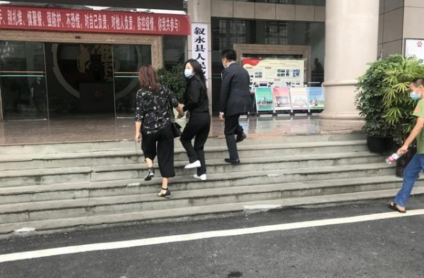 杨紫捡漏刘雯？谭松韵被恶意造谣？何洛洛步仝卓后尘？