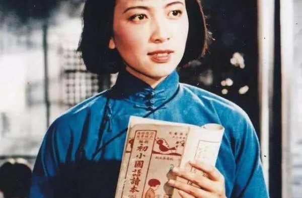 谢芳张目：63年相守相依，因一次经历不再生育