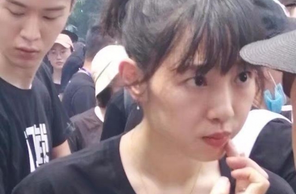 白百何片场照曝光，化了妆还憔悴，身材发福一股子大妈味