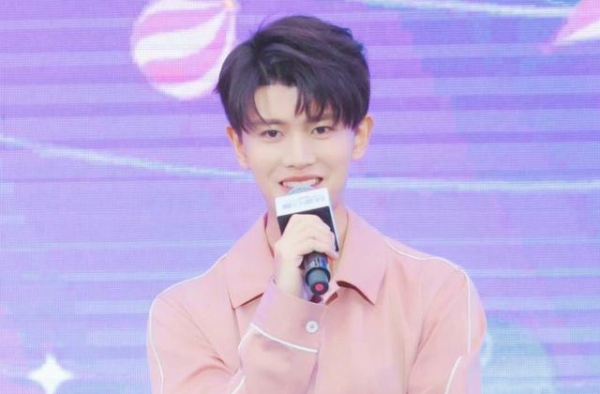 小八卦，任嘉伦、刘亦菲、郑爽、张若昀、迪丽热巴、王一博