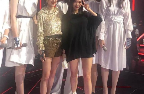 美！中国女排五朵金花参与“乘风姐”录制，惠若琪王一梅领衔出镜