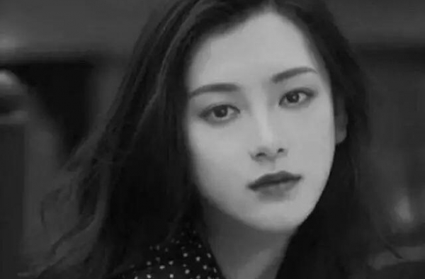 男星被P成女星：张艺兴很惊艳，黄子韬像港姐，鹿晗比关晓彤还美