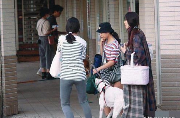 曝郭碧婷产检是朋友陪，向佐返台发“好老公”通告，郭爸道出真相