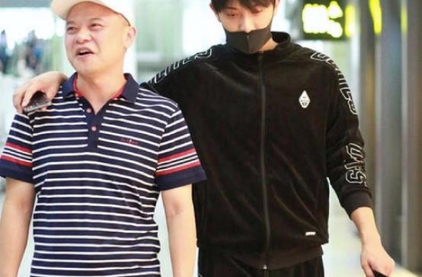 黄子韬父亲因病去世，曾全力支持儿子发展