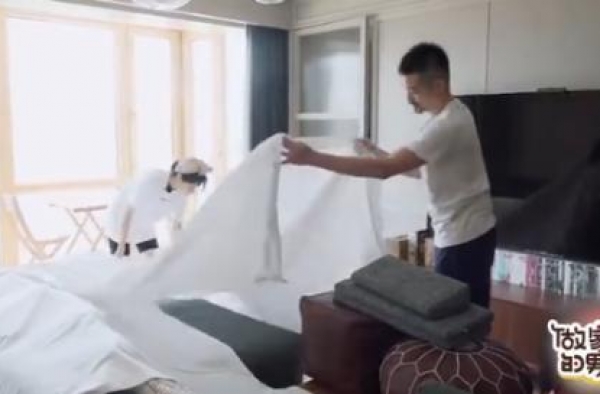 女明星录节目被工作人员“脏”哭，这种程度的洁癖还要上综艺吗？