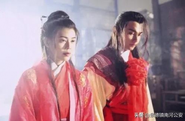 “最丑任盈盈”梁佩玲，惨遭车祸走路都困难，却拒卖可怜人设