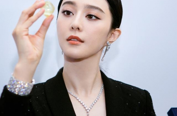宝石交易商：女神范冰冰与宝石的再次相遇