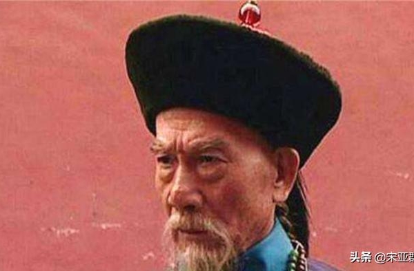 《走向共和》前半部精彩，后半部恶俗，只因演员编剧都换了