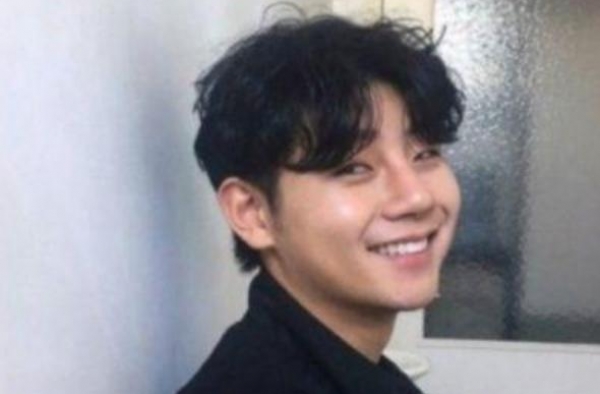 痛惜！韩国26岁男明星为生活兼职送外卖，回家路上遇车祸身亡